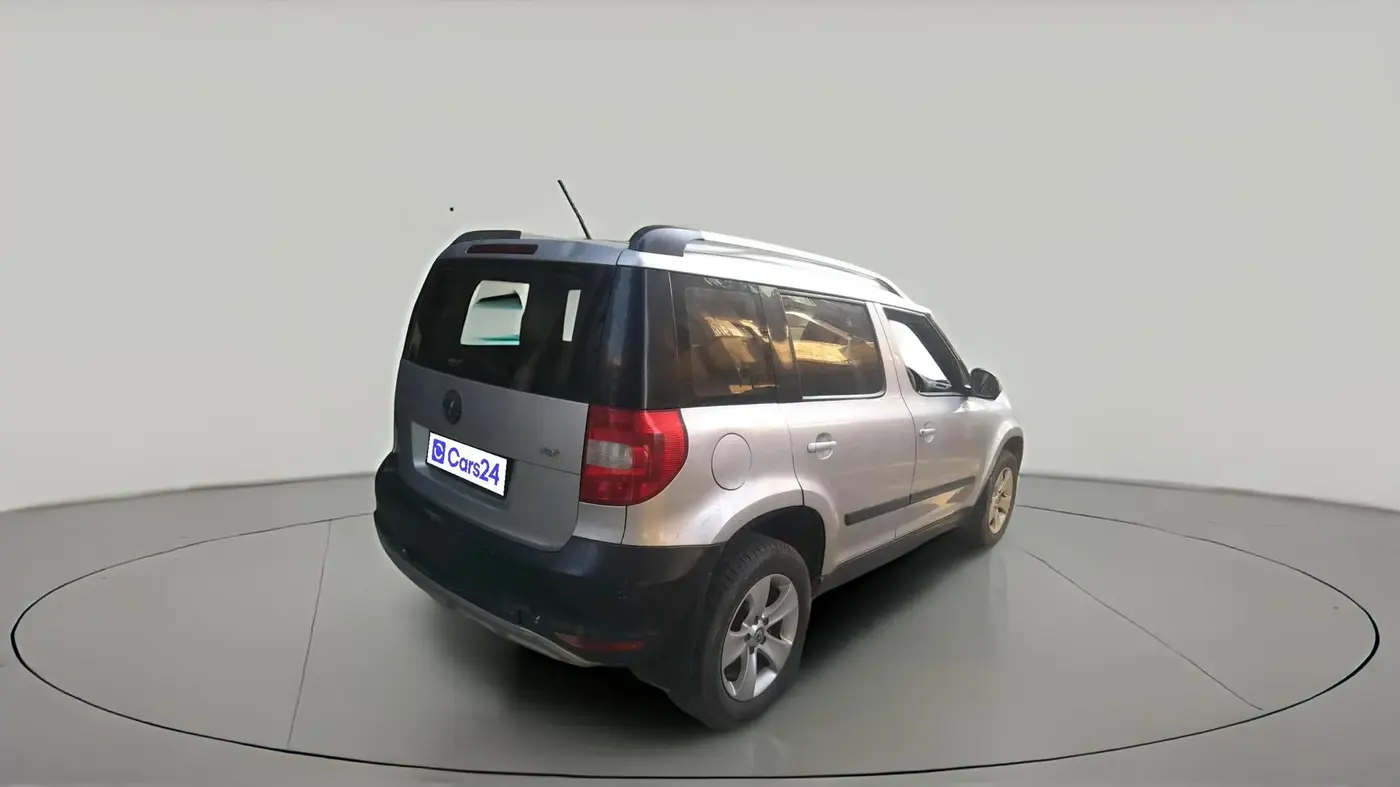 2011 Skoda Yeti AMBITION 2.0 TDI CR 4X2, Diesel, Manual, 1,00,000 km, exterior