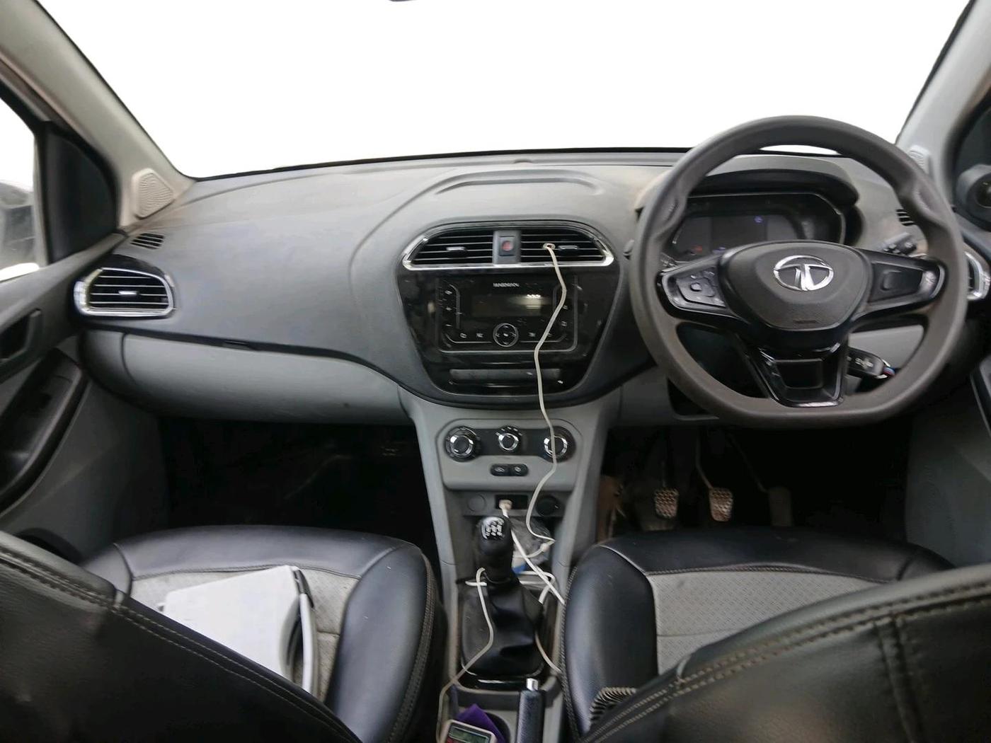 2023 Tata Tiago XT CNG, CNG, Manual, 84,615 km, interior