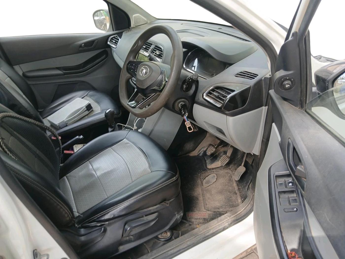 2023 Tata Tiago XT CNG, CNG, Manual, 84,615 km, interior