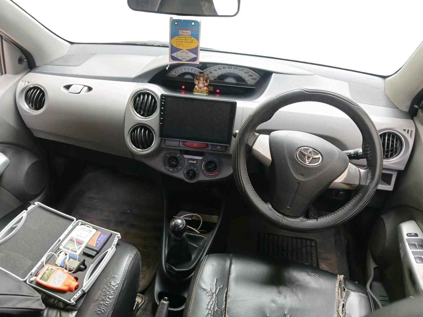 2011 Toyota Etios V, Petrol, Manual, 1,32,533 km, interior