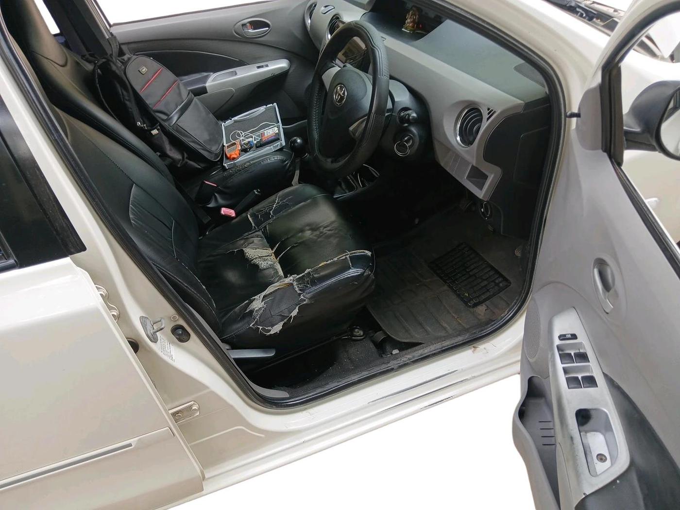 2011 Toyota Etios V, Petrol, Manual, 1,32,533 km, interior
