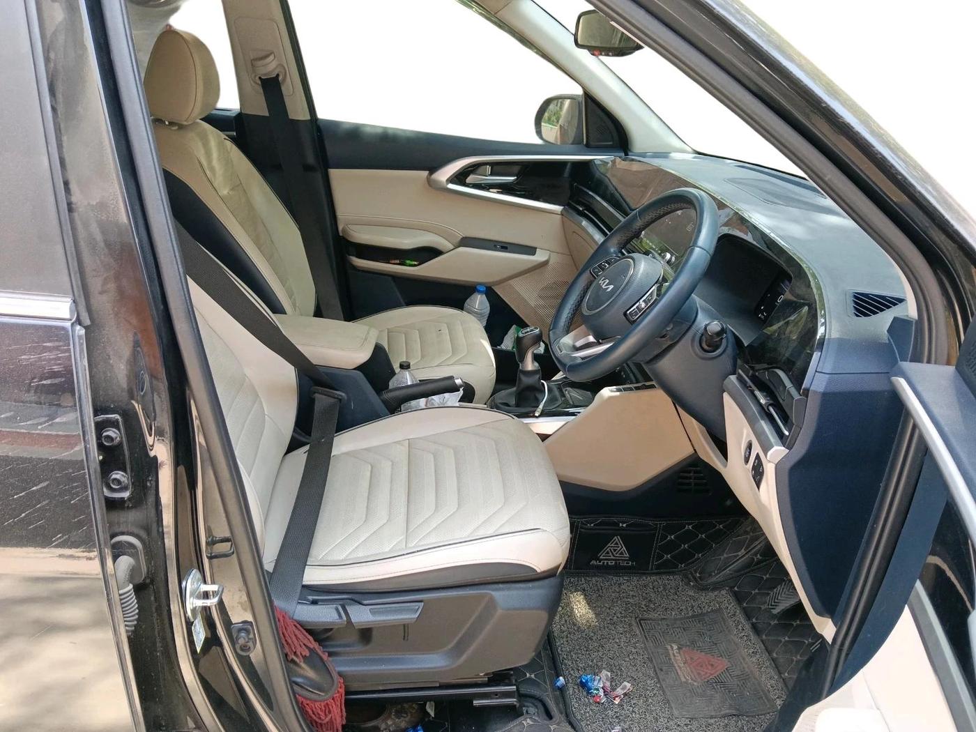 2023 KIA CARENS LUXURY 1.5 TURBO PETROL IMT 7 STR, Petrol, Manual, 54,333 km, interior