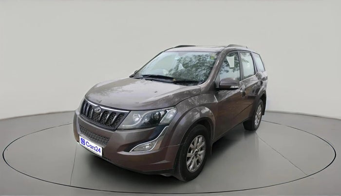 2017 Mahindra XUV500 W10, Diesel, Manual, 2,66,120 km, exterior