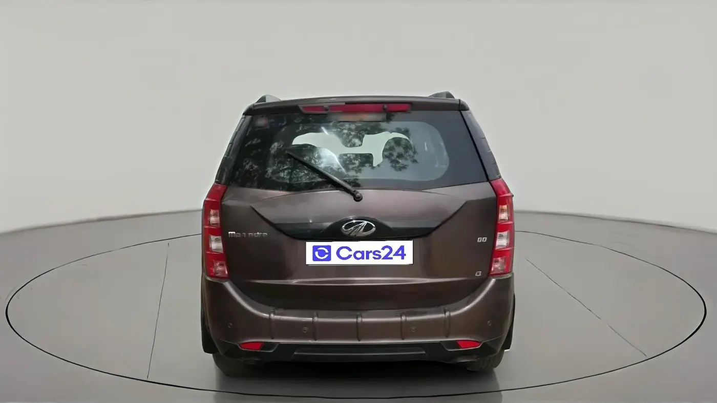 2017 Mahindra XUV500 W10, Diesel, Manual, 2,66,120 km, exterior