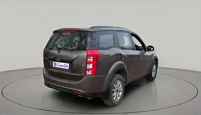 2017 Mahindra XUV500 W10, Diesel, Manual, 2,66,120 km, exterior