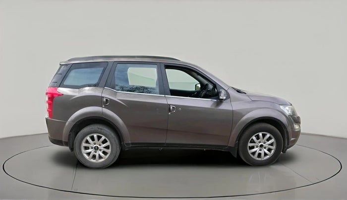 2017 Mahindra XUV500 W10, Diesel, Manual, 2,66,120 km, exterior