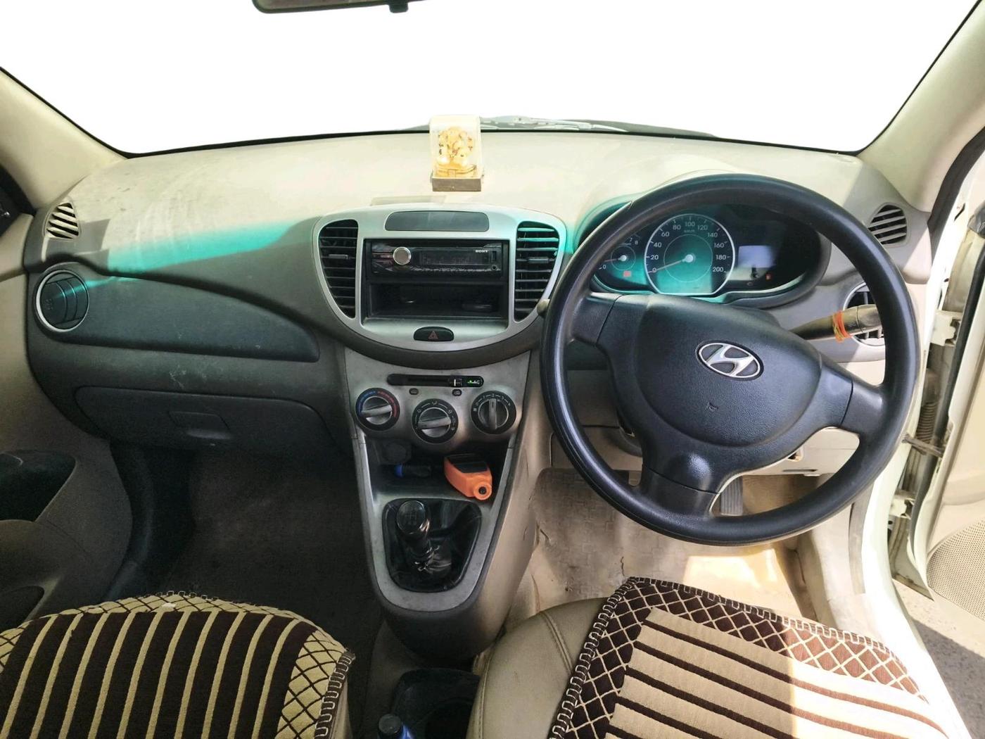 2012 Hyundai i10 ERA 1.1, CNG, Manual, 1,63,530 km, interior
