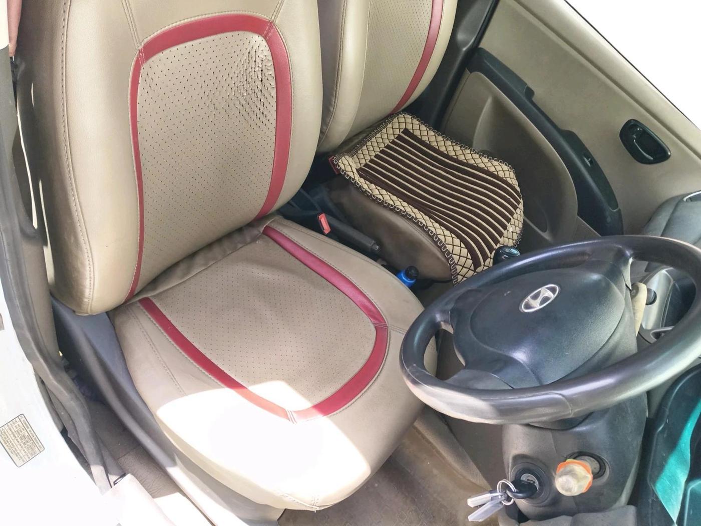 2012 Hyundai i10 ERA 1.1, CNG, Manual, 1,63,530 km, interior