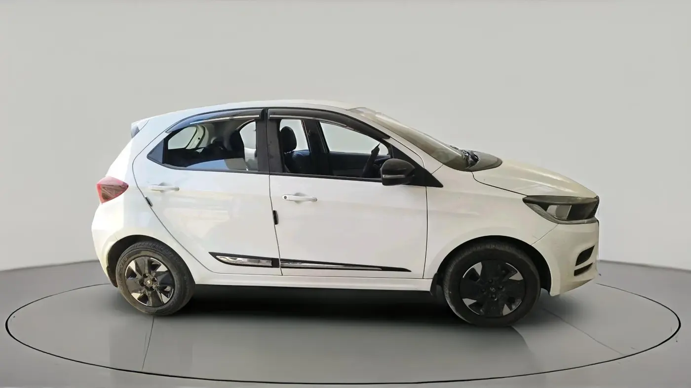 2025 Tata Tiago XTA PETROL, Petrol, Automatic, 3,454 km, exterior