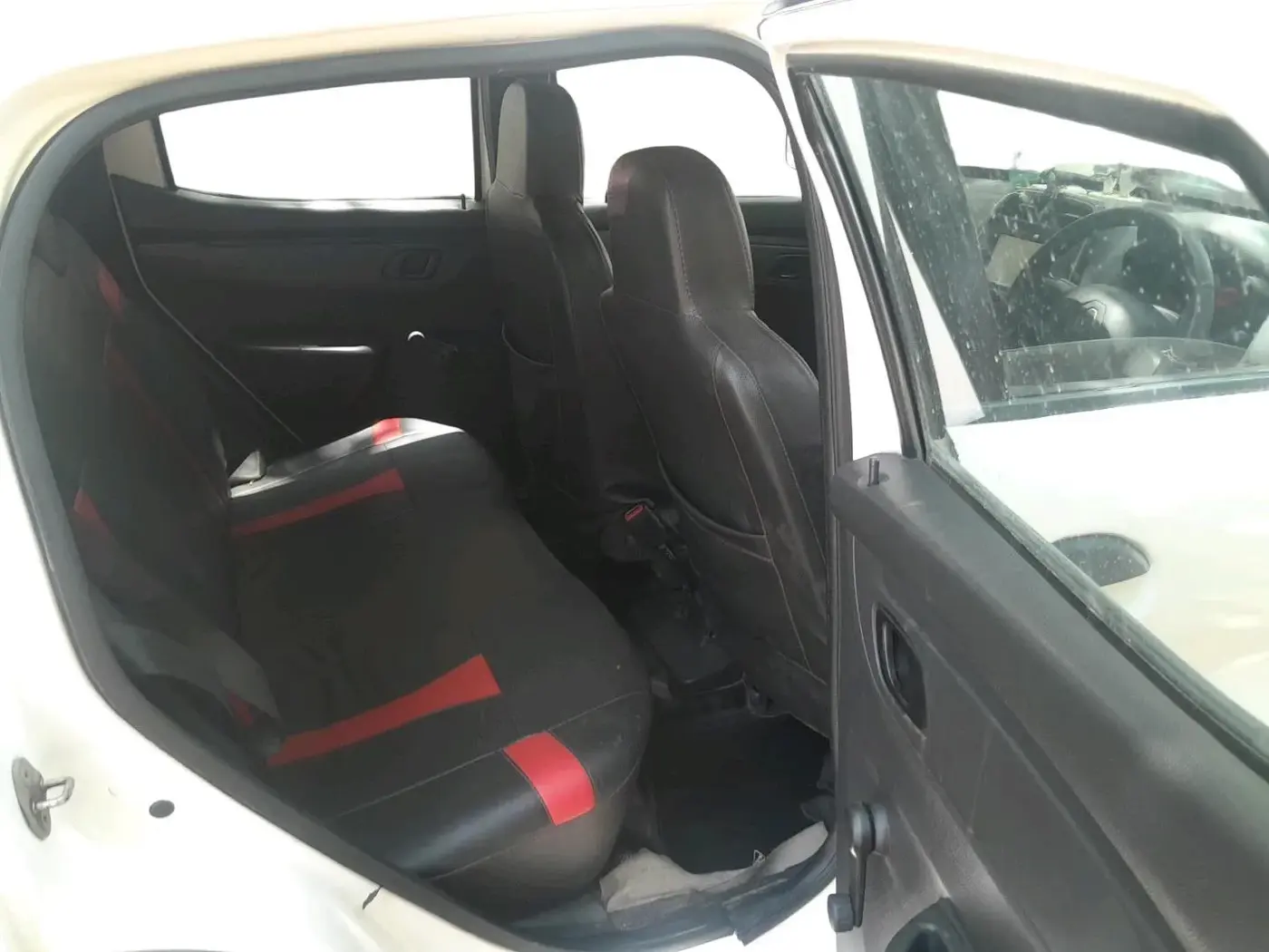 2015 Renault Kwid RXT 0.8, Petrol, Manual, 90,666 km, interior