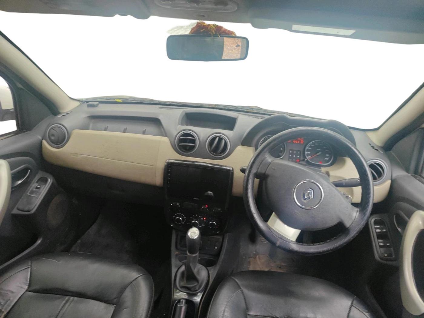 2013 Renault Duster 85 PS RXL DIESEL, Diesel, Manual, 1,29,870 km, interior