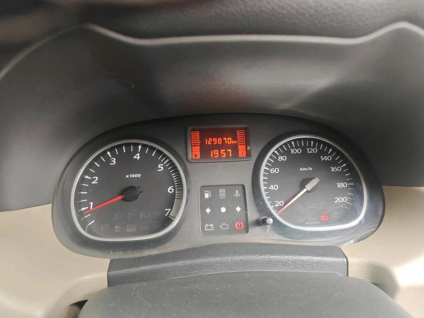 2013 Renault Duster 85 PS RXL DIESEL, Diesel, Manual, 1,29,870 km, interior