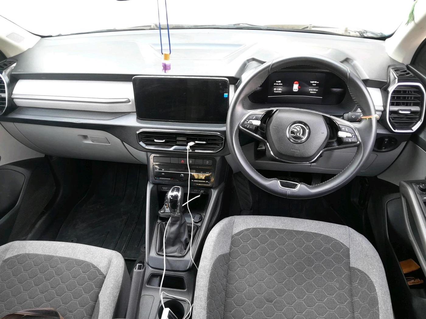 2025 Skoda Kylaq Signature Plus AT, Petrol, Automatic, 16,018 km, interior