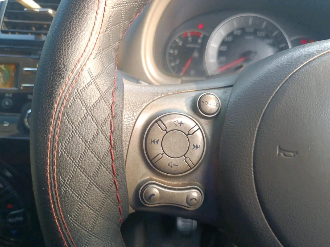 2013 Nissan Micra XV PREMIUM DIESEL, Diesel, Manual, 85,976 km, interior