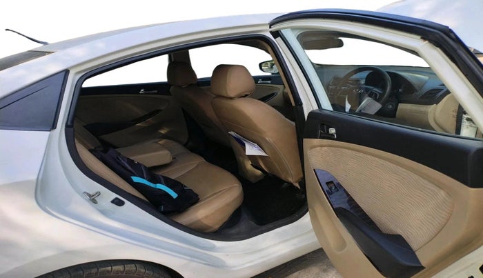 2014 Hyundai Verna FLUIDIC 1.6 VTVT SX, Petrol, Manual, 1,66,141 km, interior