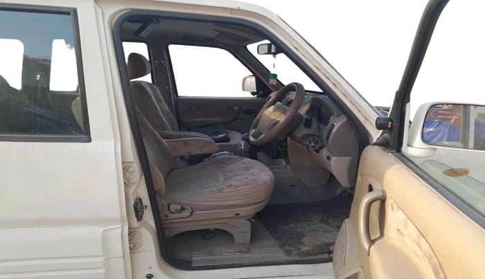 2007 Mahindra Scorpio 2.6 SLX CRDE, Diesel, Manual, 1,44,319 km, interior