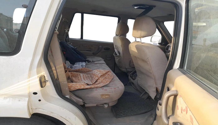 2007 Mahindra Scorpio 2.6 SLX CRDE, Diesel, Manual, 1,44,319 km, interior