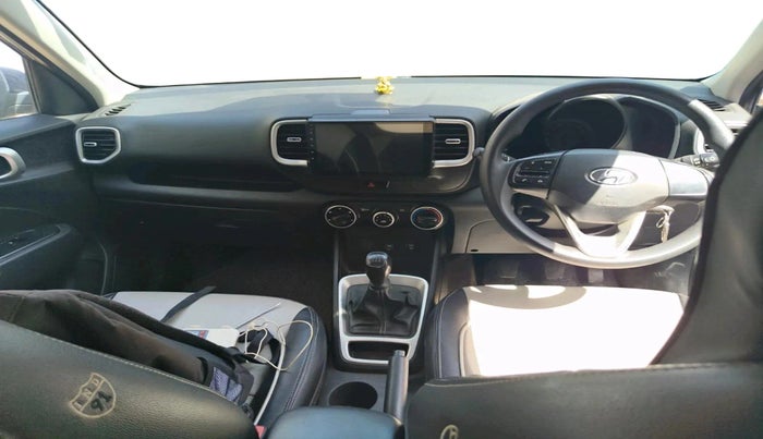 2021 Hyundai VENUE S 1.2, CNG, Manual, 68,903 km, interior