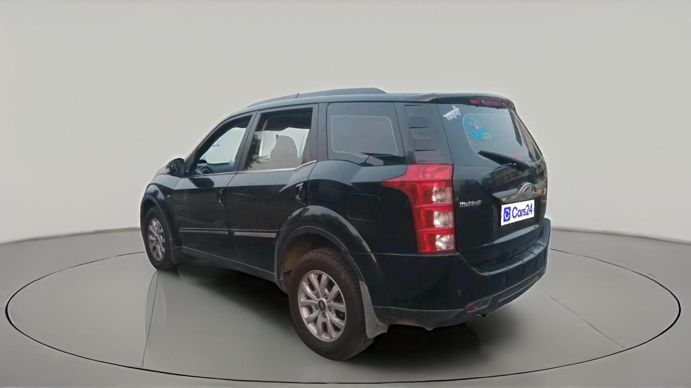 2017 Mahindra XUV500 W10, Diesel, Manual, 1,03,480 km, exterior