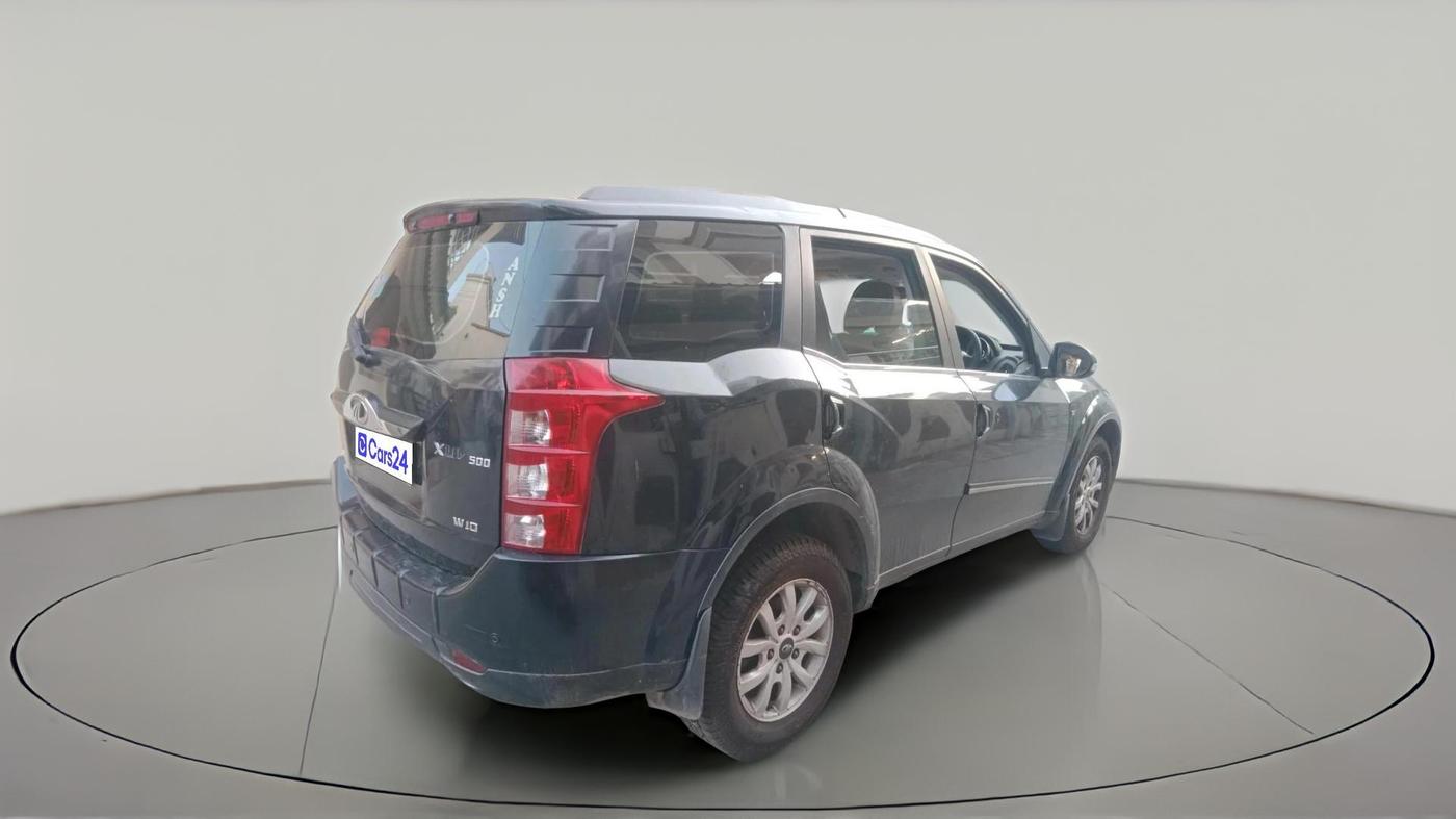 2017 Mahindra XUV500 W10, Diesel, Manual, 1,03,480 km, exterior