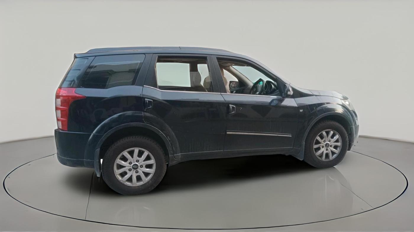 2017 Mahindra XUV500 W10, Diesel, Manual, 1,03,480 km, exterior