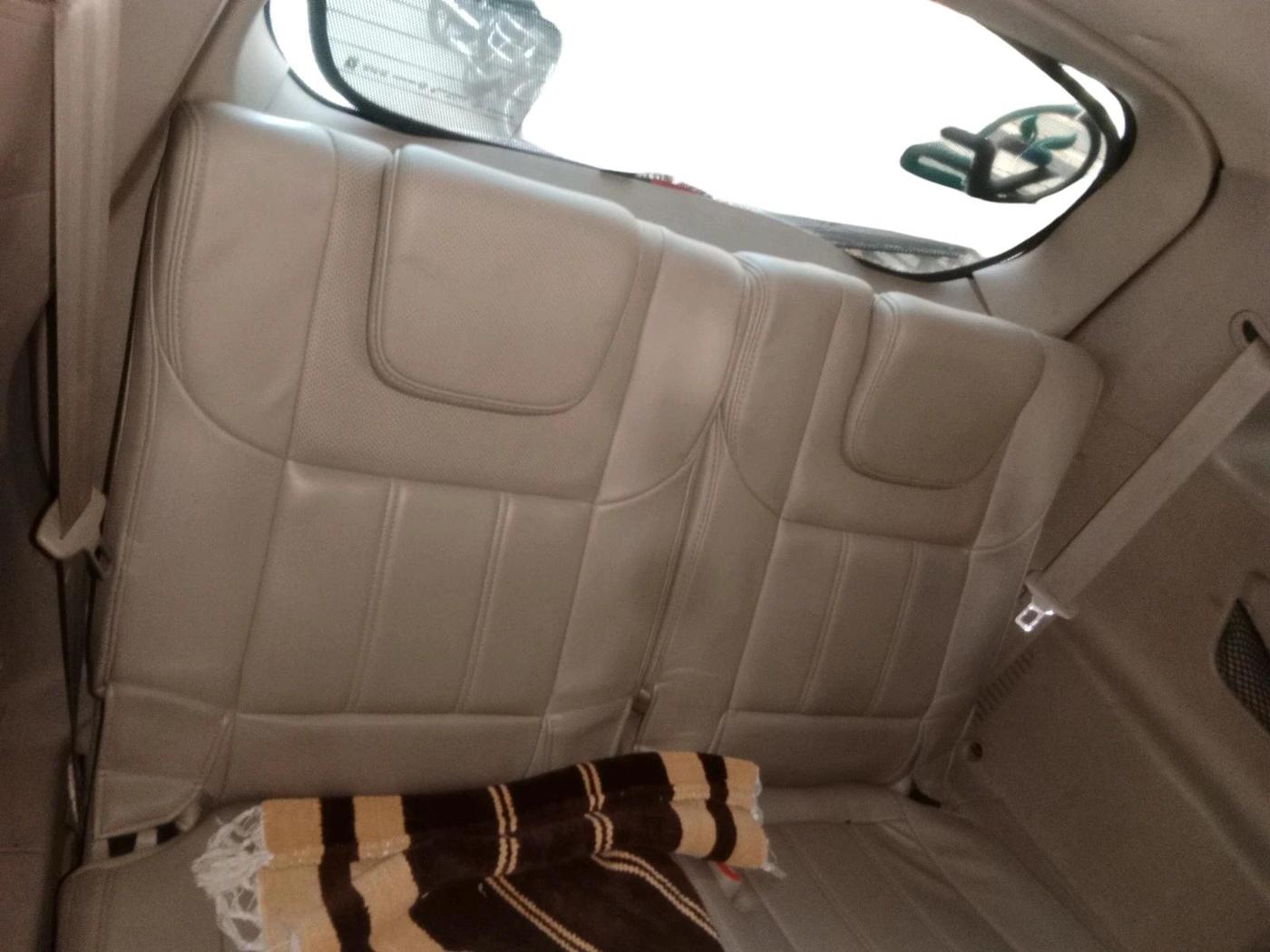 2017 Mahindra XUV500 W10, Diesel, Manual, 1,03,480 km, interior