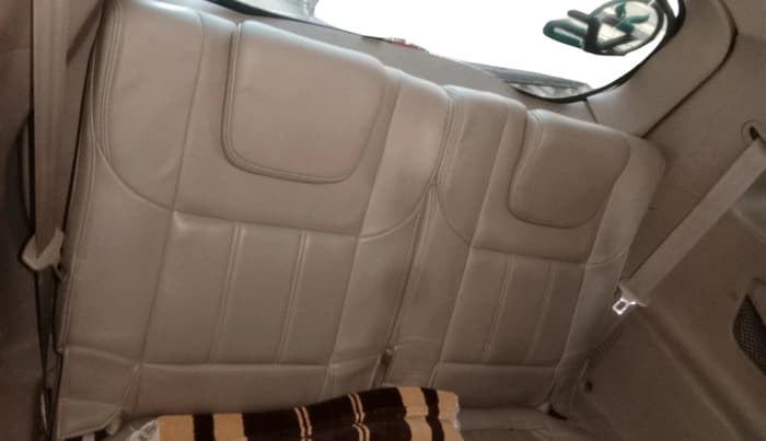 2017 Mahindra XUV500 W10, Diesel, Manual, 1,03,480 km, interior