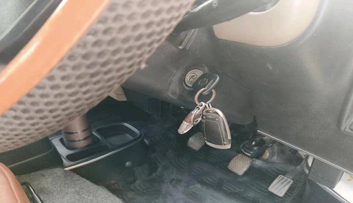 2020 Maruti Eeco 5 STR WITH A/C+HTR, CNG, Manual, 2,07,264 km, interior