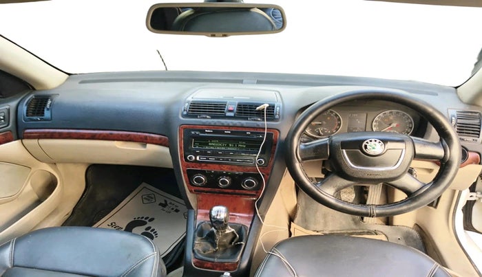 2009 Skoda Laura AMBIENTE 1.9 TDI MT, Diesel, Manual, 2,00,578 km, interior