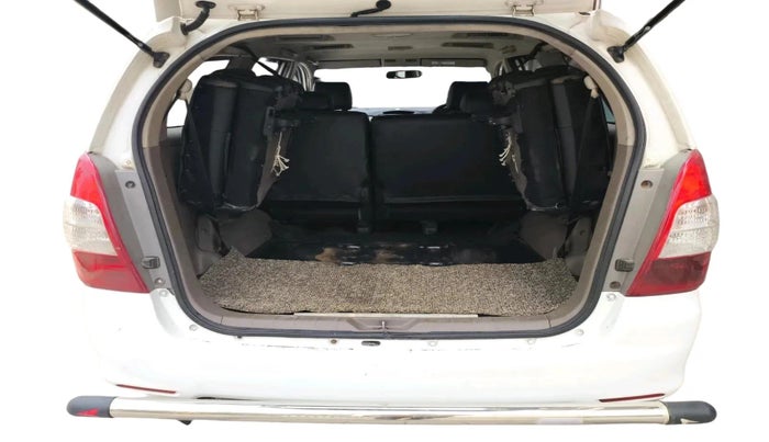 2015 Toyota Innova 2.5 G 8 STR, Diesel, Manual, 83,769 km, exterior