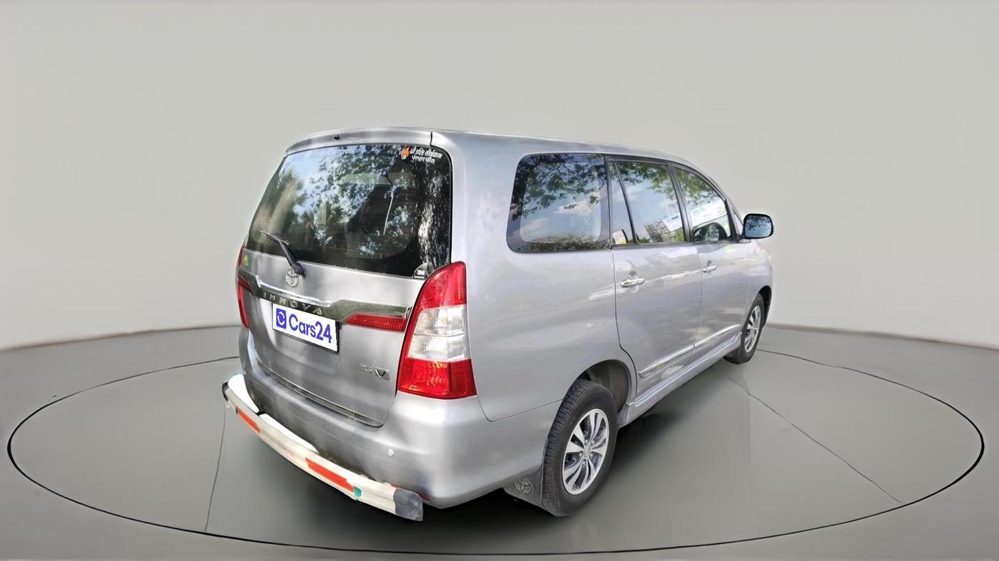 2015 Toyota Innova 2.5 VX 8 STR, Diesel, Manual, 1,12,729 km, exterior