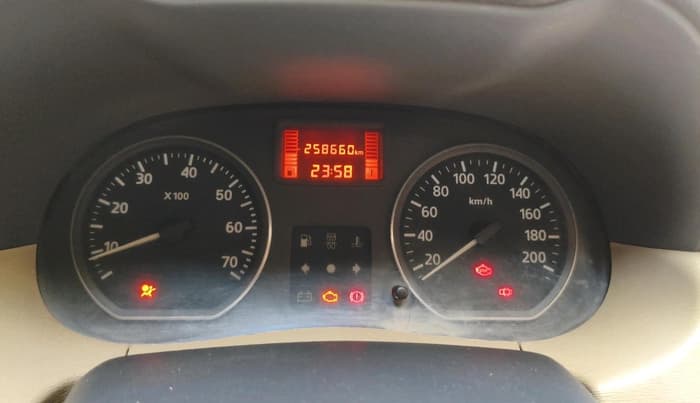 2013 Nissan Terrano XV D THP PREMIUM 110 PS, Diesel, Manual, 2,58,660 km, interior
