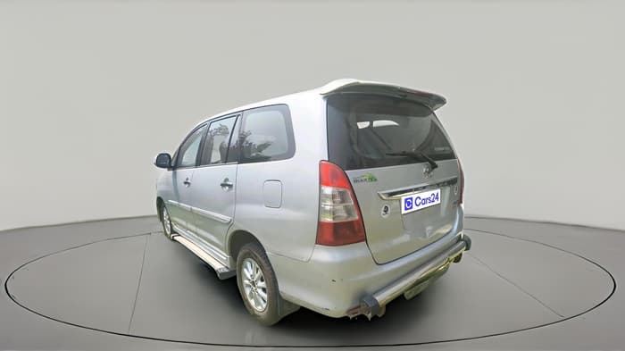 2012 Toyota Innova VX 2.5 8 STR, Diesel, Manual, 1,52,214 km, exterior