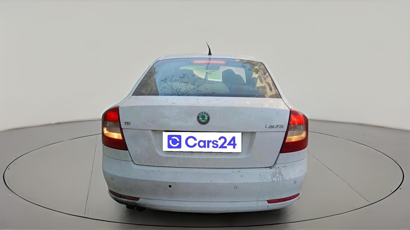 2013 Skoda Laura ELEGANCE 2.0 TDI CR AT, Diesel, Automatic, 2,33,376 km, exterior
