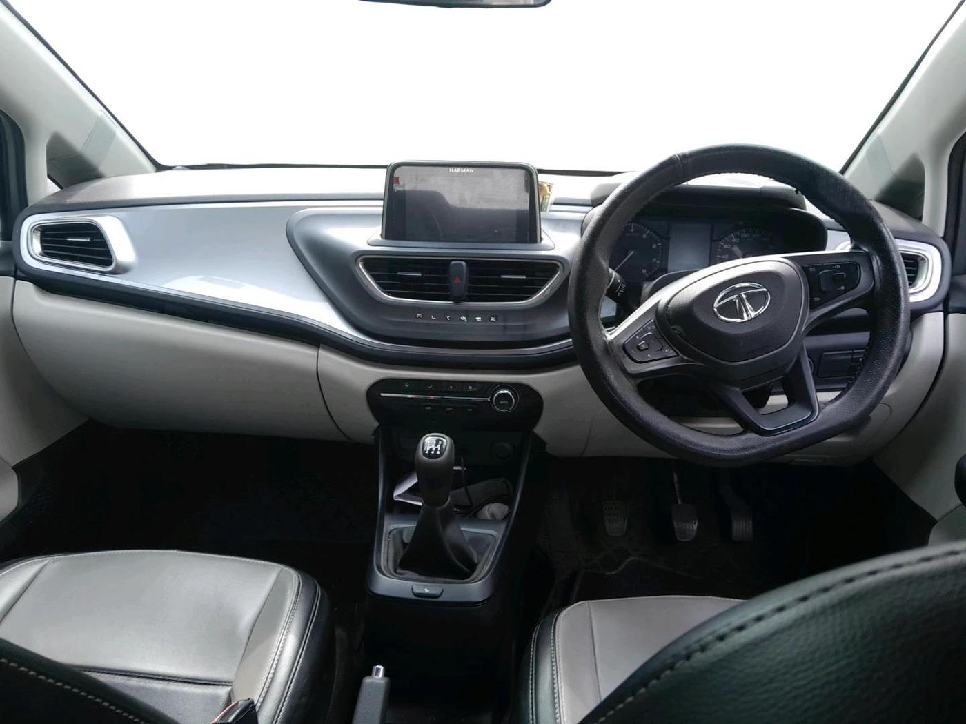 2022 Tata ALTROZ XT DIESEL, Diesel, Manual, 24,540 km, interior