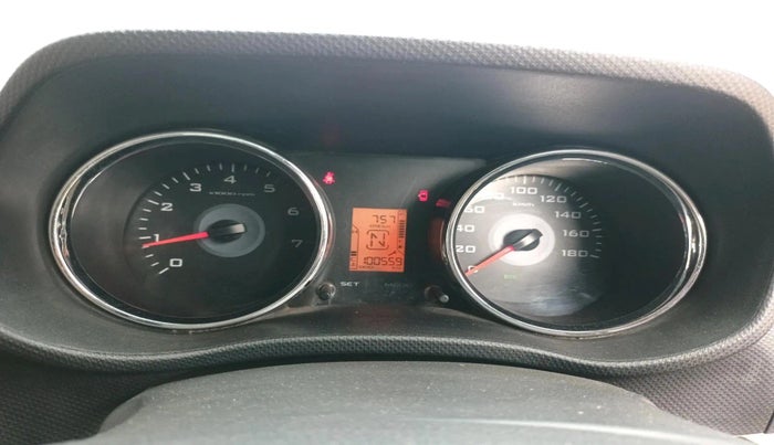 2018 Mahindra TUV 300 PLUS P8, Diesel, Manual, 1,00,559 km, interior