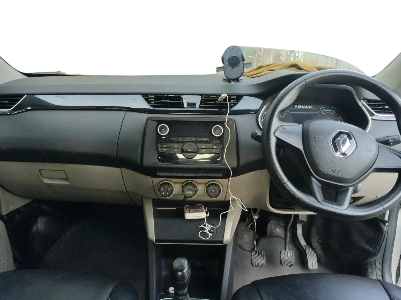 2019 Renault TRIBER RXL MT, CNG, Manual, 55,370 km, interior