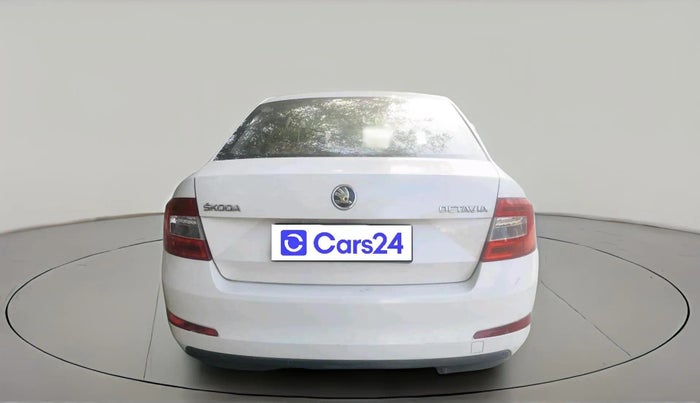 2015 Skoda Octavia ELEGANCE 2.0 TDI AT, Diesel, Automatic, 1,88,427 km, exterior