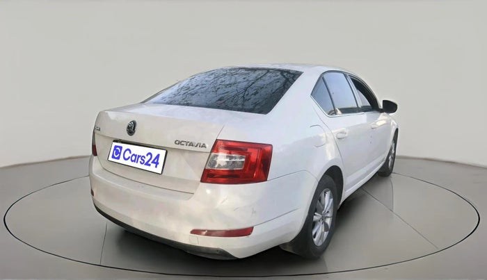 2015 Skoda Octavia ELEGANCE 2.0 TDI AT, Diesel, Automatic, 1,88,427 km, exterior