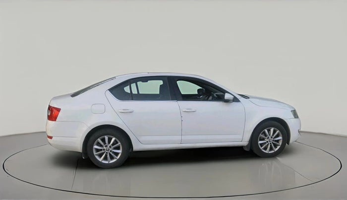 2015 Skoda Octavia ELEGANCE 2.0 TDI AT, Diesel, Automatic, 1,88,427 km, exterior