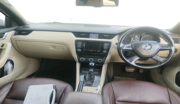 2015 Skoda Octavia ELEGANCE 2.0 TDI AT, Diesel, Automatic, 1,88,427 km, interior