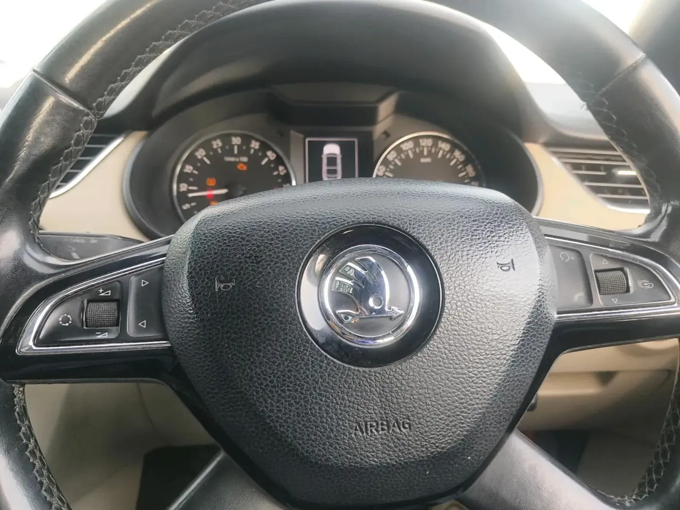 2015 Skoda Octavia ELEGANCE 2.0 TDI AT, Diesel, Automatic, 1,88,427 km, interior