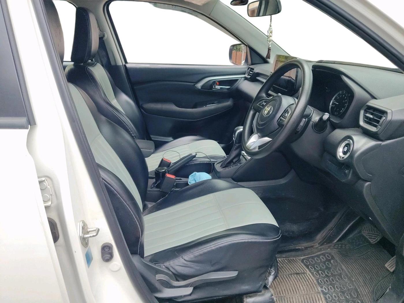 2023 Toyota URBAN CRUISER HYRYDER S AT NEO DRIVE, Petrol, Automatic, 27,294 km, interior