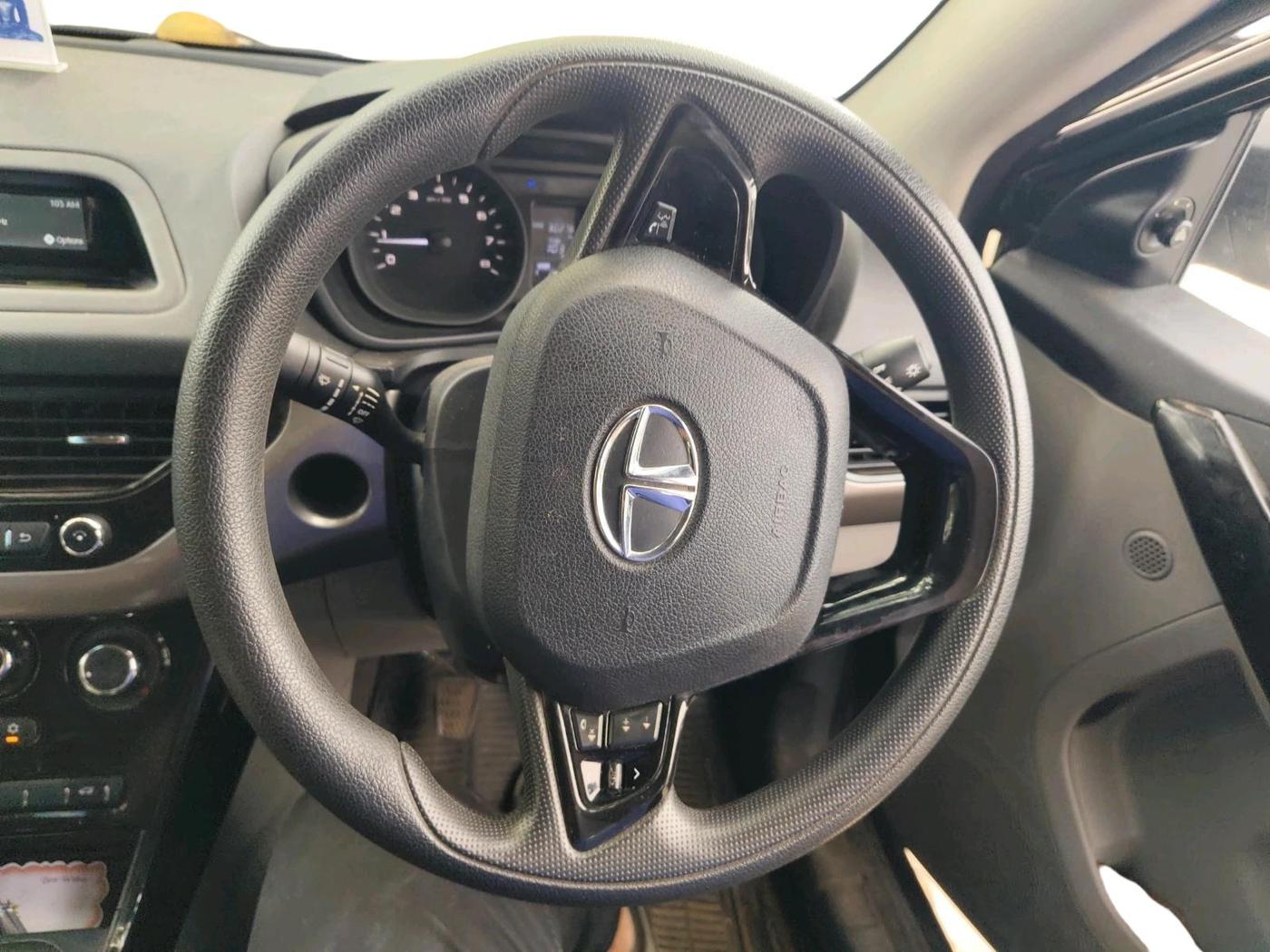 2019 Tata NEXON XM PETROL, Petrol, Manual, 30,276 km, interior