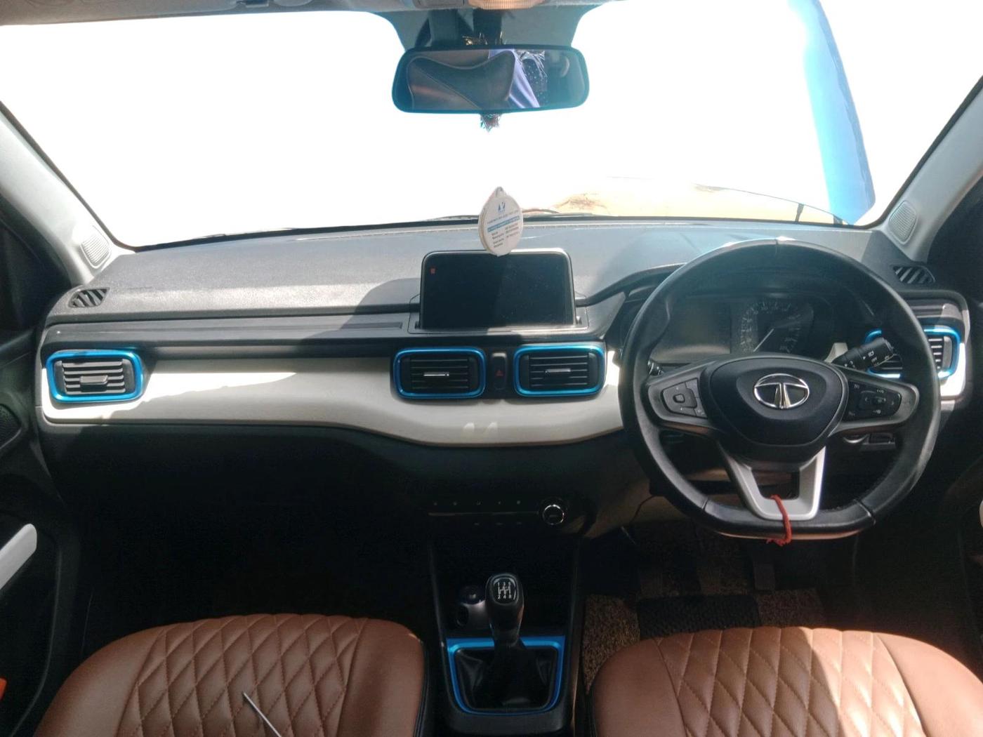 2021 Tata PUNCH CREATIVE  MT, Petrol, Manual, 35,519 km, interior