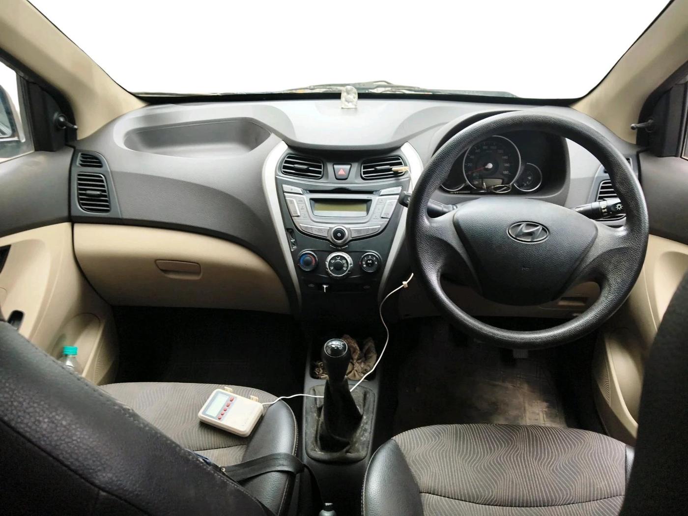 2013 Hyundai Eon MAGNA +, Petrol, Manual, 30,214 km, interior