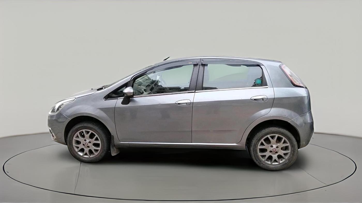2015 Fiat Punto EVO EMOTION 1.3 MULTIJET, Diesel, Manual, 1,21,502 km, exterior