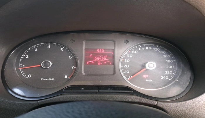 2013 Volkswagen Vento HIGHLINE 1.6 MPI, Petrol, Manual, 1,09,420 km, interior