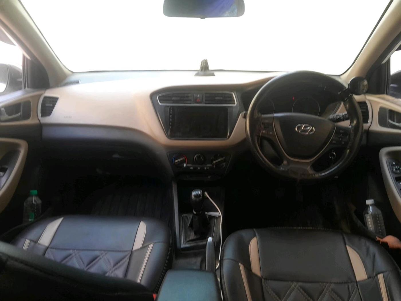 2018 Hyundai Elite i20 SPORTZ 1.2, CNG, Manual, 1,08,348 km, interior