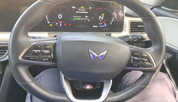 2024 Mahindra XUV700 AX7 Luxury Pack Diesel MT 7 STR, Diesel, Manual, 1,27,115 km, interior